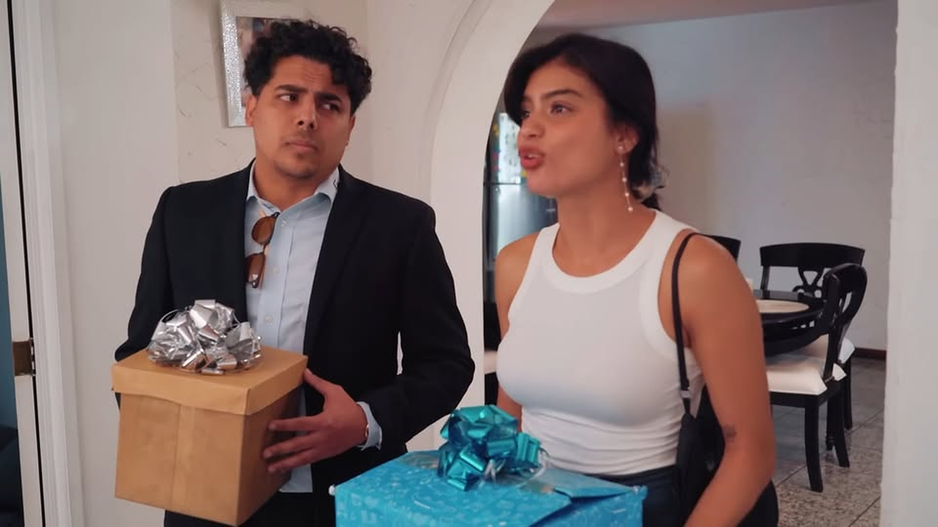 H0204002 Sirvienta revela infidelidad de su patrona se en part2