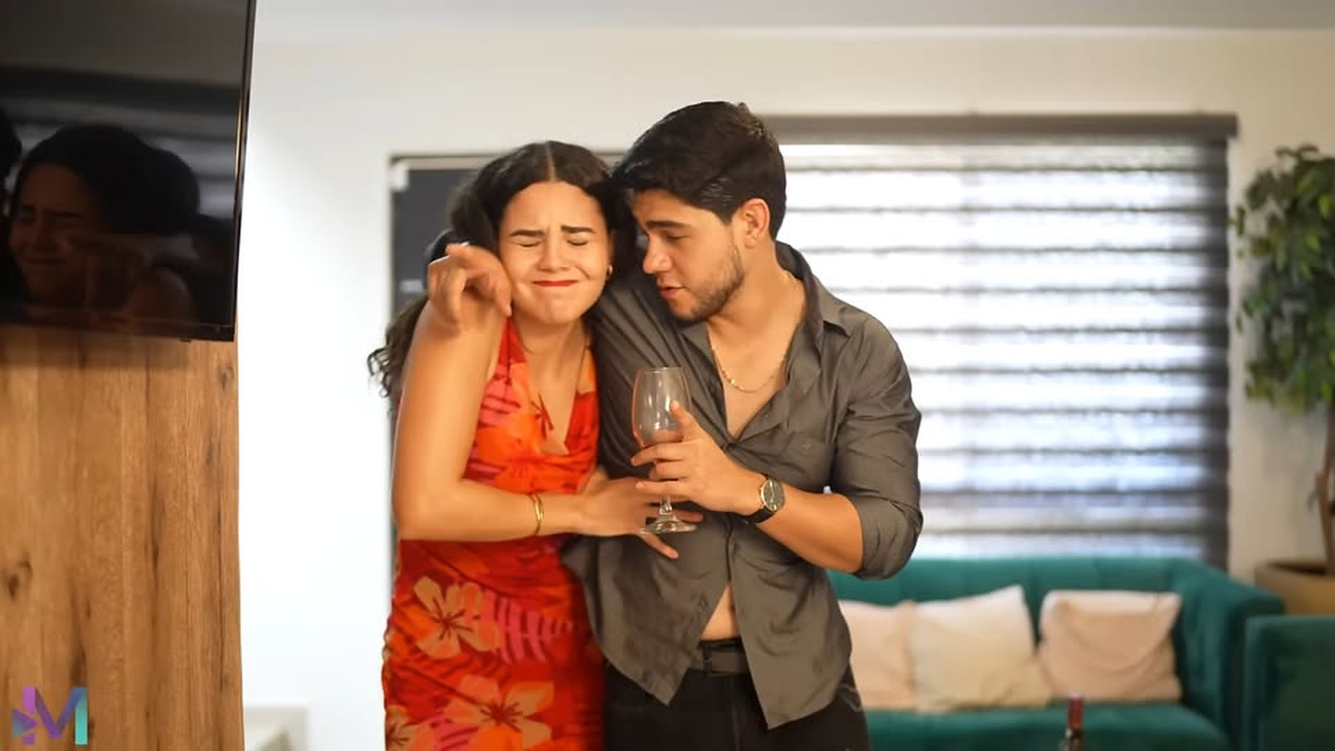 12 reactions | H0204003_Su marido la_part2. | Instant Update