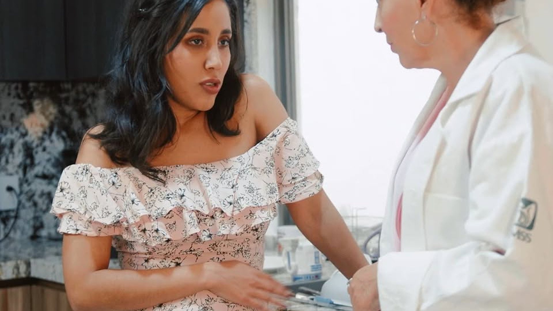 H1204012_Madrastra le hacia la vida imposible su_part2. | VibeSphere Media